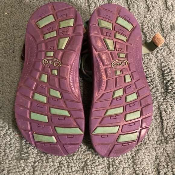 Girl’s Chaco sandals - Picture 2 of 3